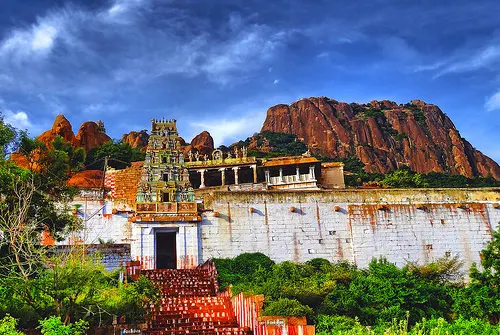 Piranmalai Kodunkundreeswarar Temple